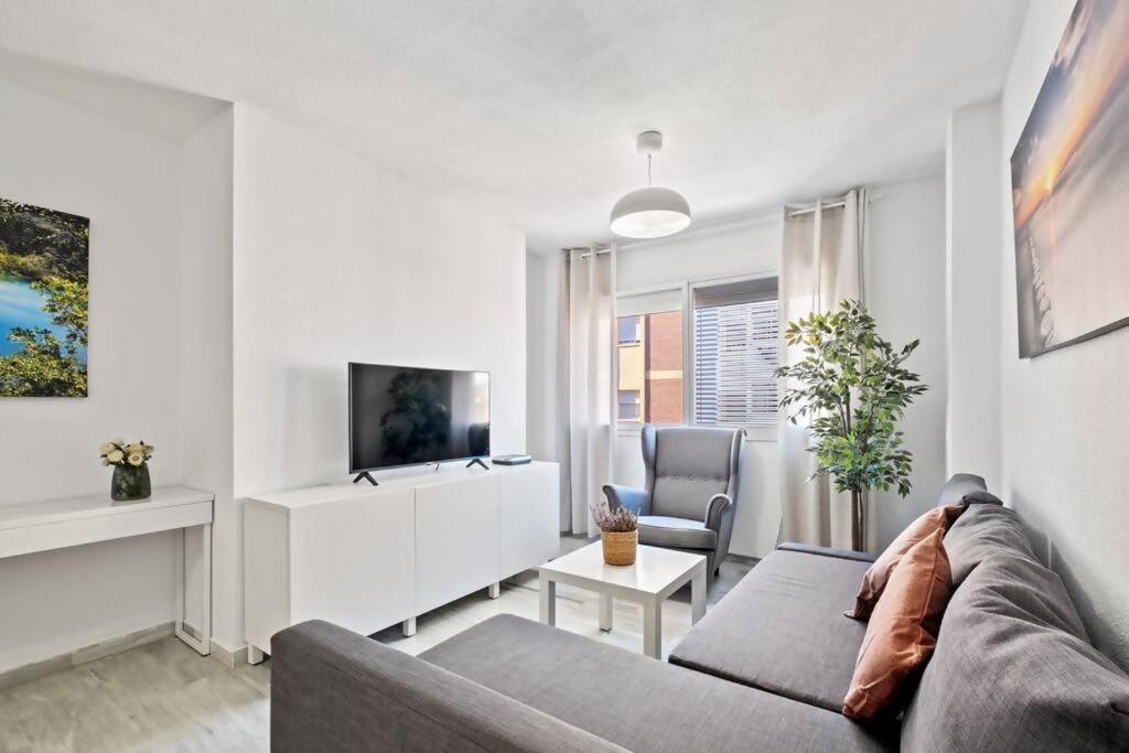 Apartamento terraza Cuarteles BY GREENSOL HOMES, Малага
