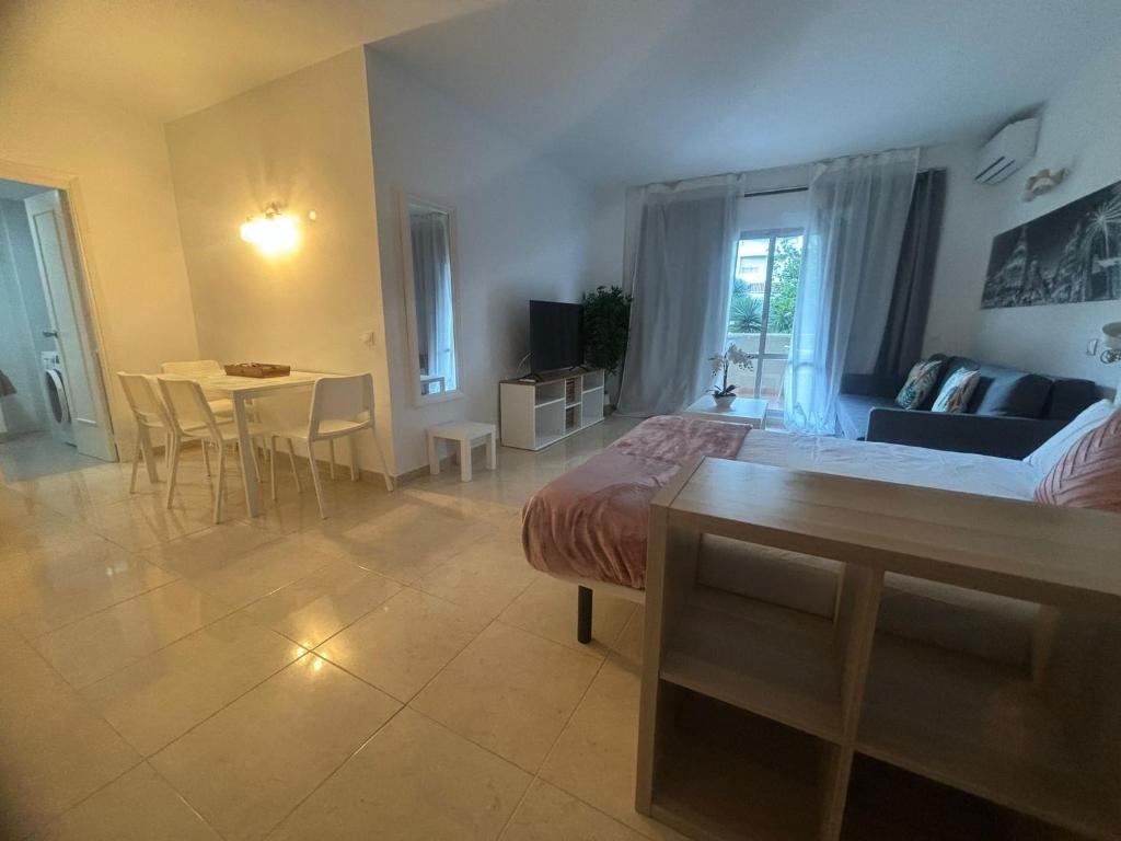 Apartamentos Deluxe en BenalBeach by Benalnova - 3