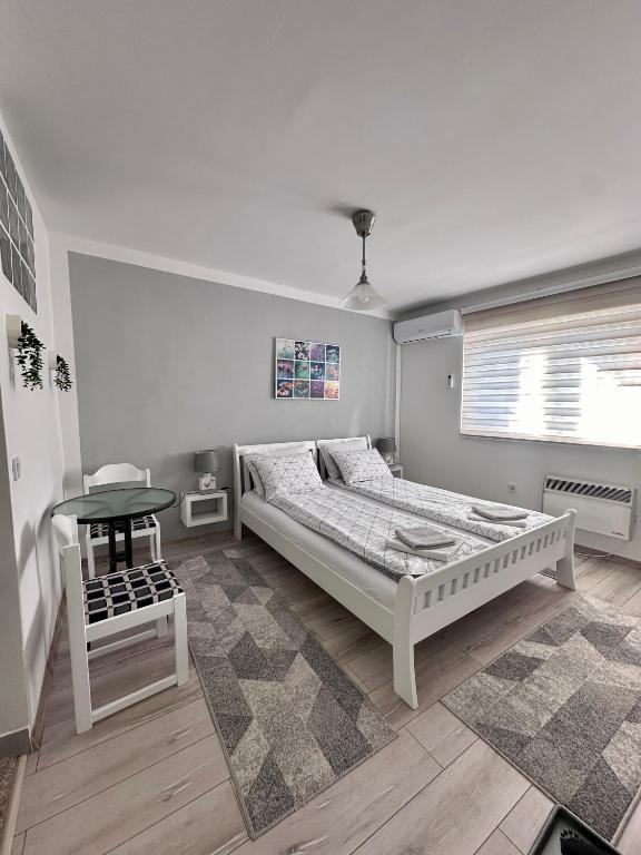 ApHEARTments, Sarajevo