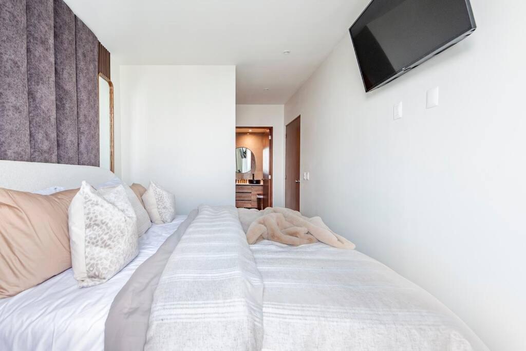 Luxury apartment with incredible amenities - 3