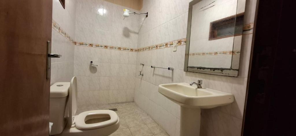 Habitación 25 cerca de la Terminal de buses de Asunción - 3