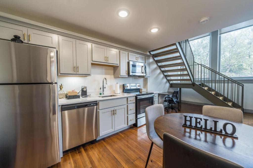 Bright and Modern Loft in Louisville # 206, Louisville