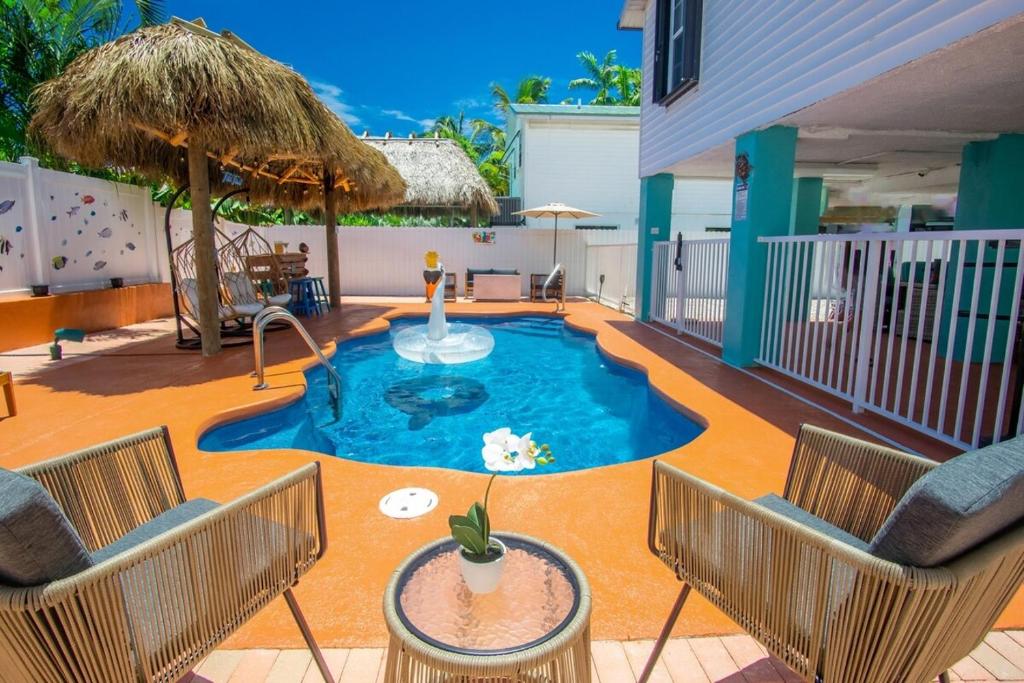 Tiki Time! Pool-tiki Hut-kayaks-grill-ocean View!, Marathon