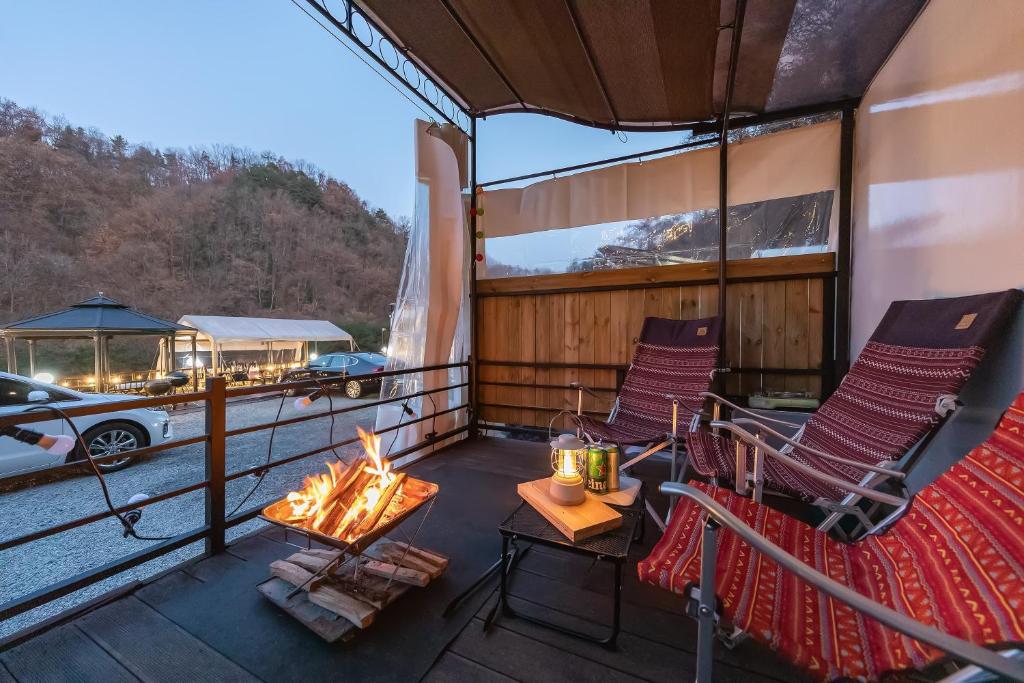 Jade Byeolbit Caravan, Čchunčchon