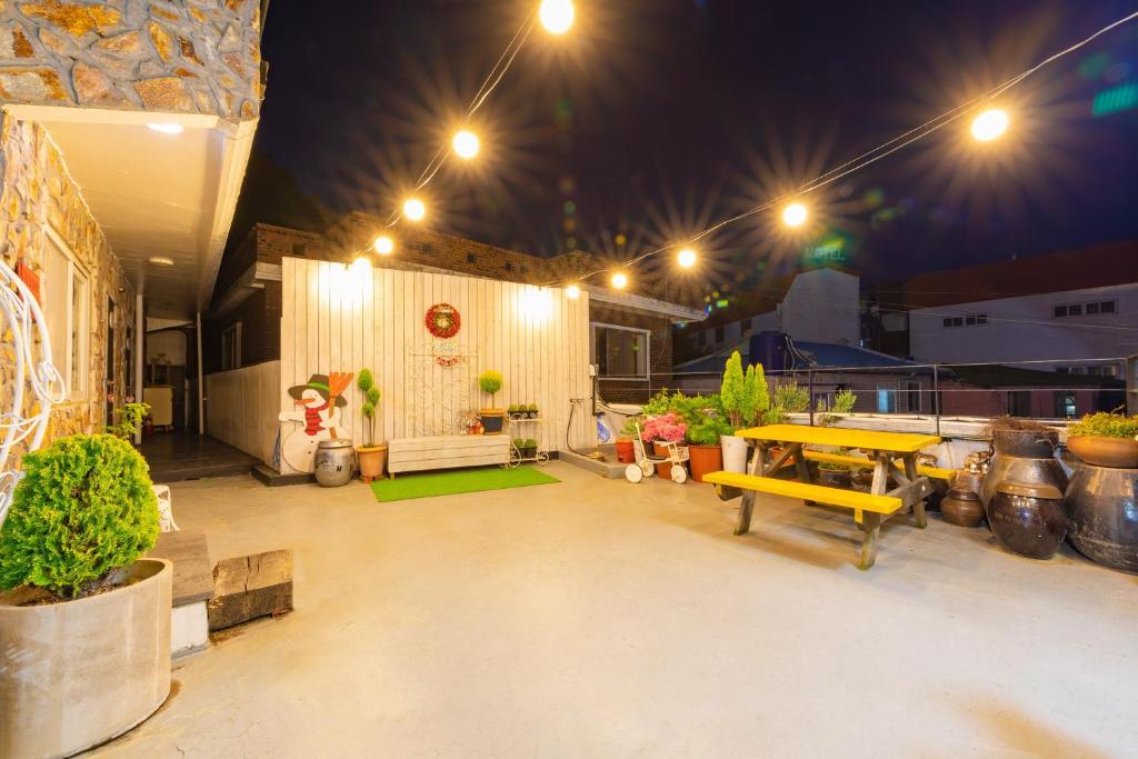 Geoje hagdongae pension, Kodže