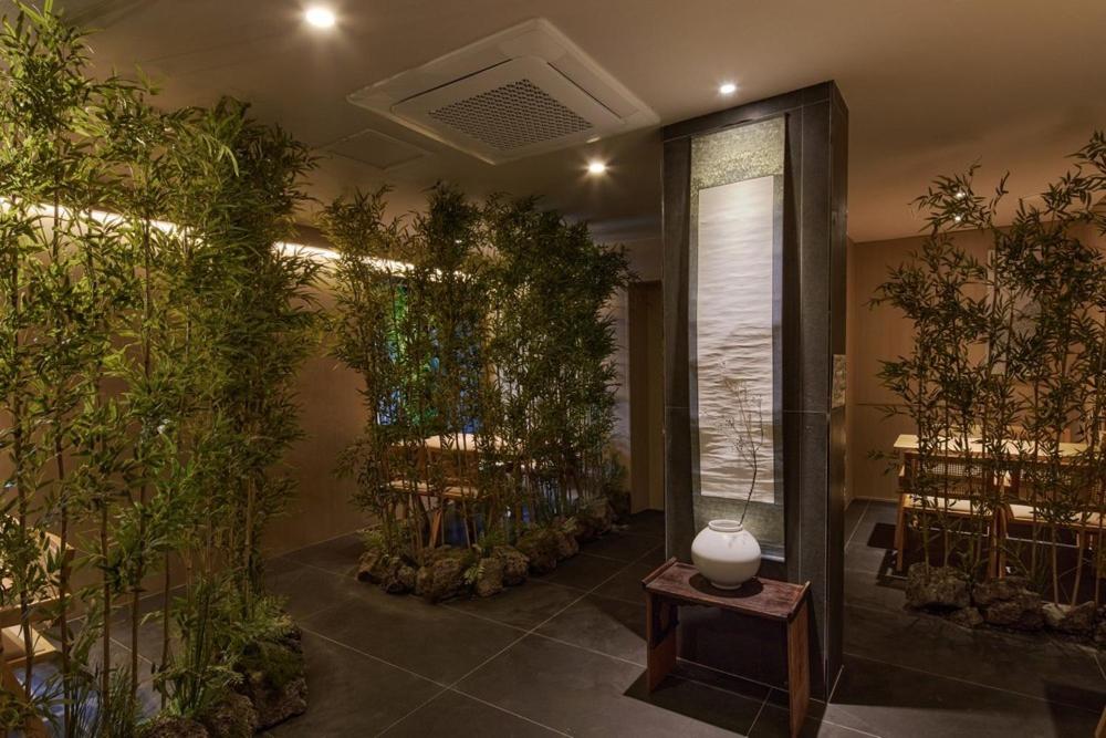 Whalero Gimpo Airport