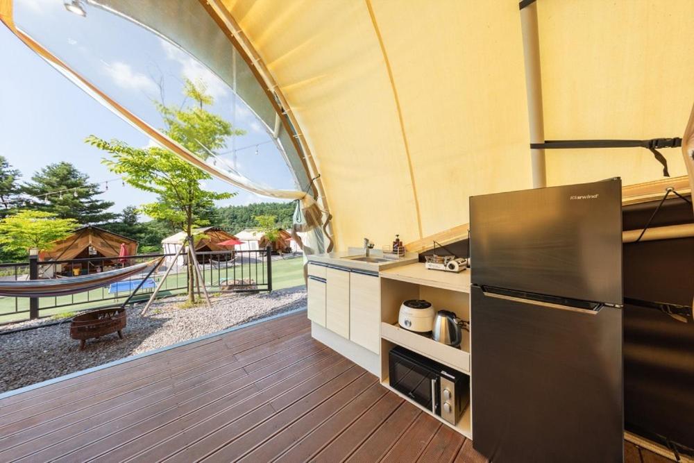 포천 노블 글램핑 저녁 풍경