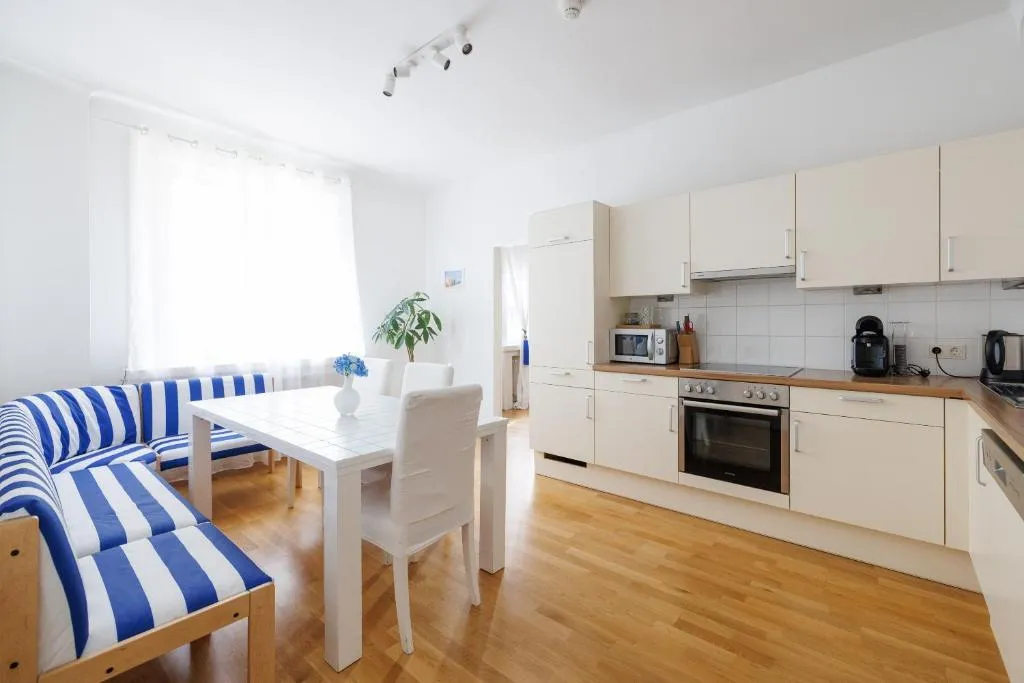 Apartment France | Operastreet, hotel in Vienna