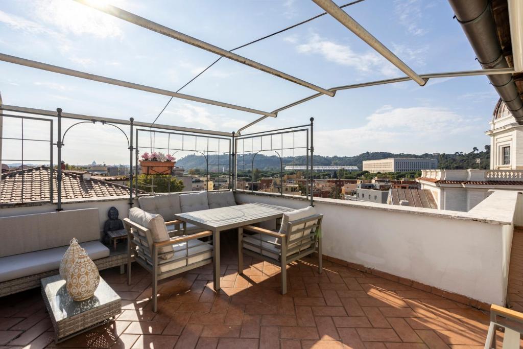 LaDolcevita - Ponte Milvio Stunning View Penthouse - 3