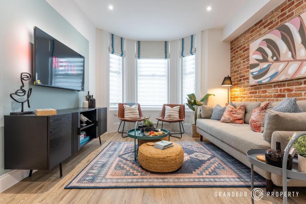 Swithuns House Abode by Grandeur Property, Bournemouth