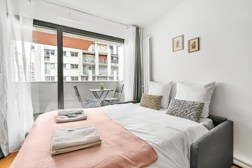 La Felicita - Studio avec Balcon Paris - Netflix - 2