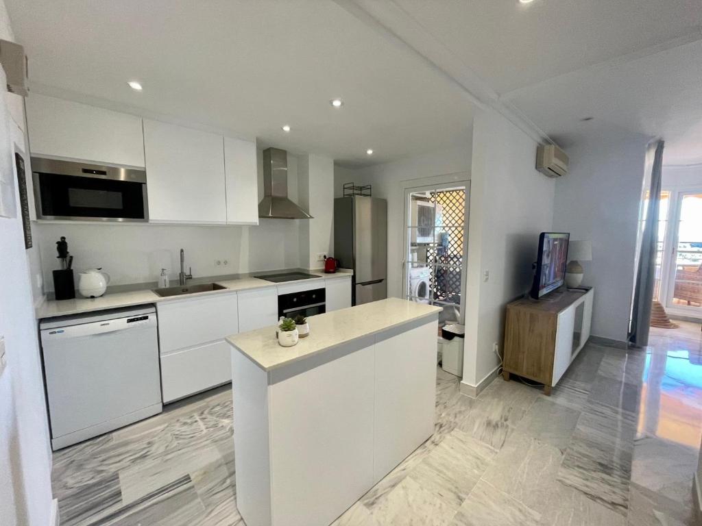 2-Bed Sea View Apt 10 mins from Puerto Banus - 5