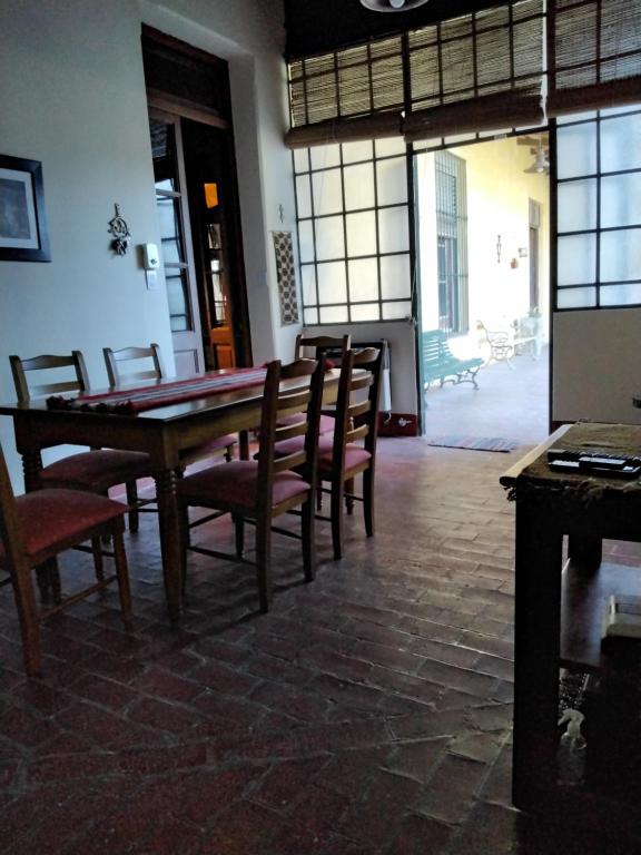 Los buenos amigos de Felipe Sambucetti - 3