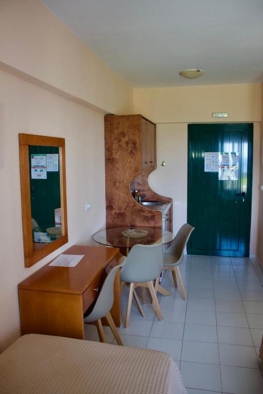 Kekatos Studios — Hotel rooms in Lassi, Ionian Islands