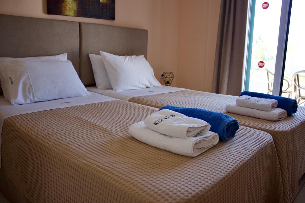 Kekatos Studios — Hotel rooms in Lassi, Ionian Islands
