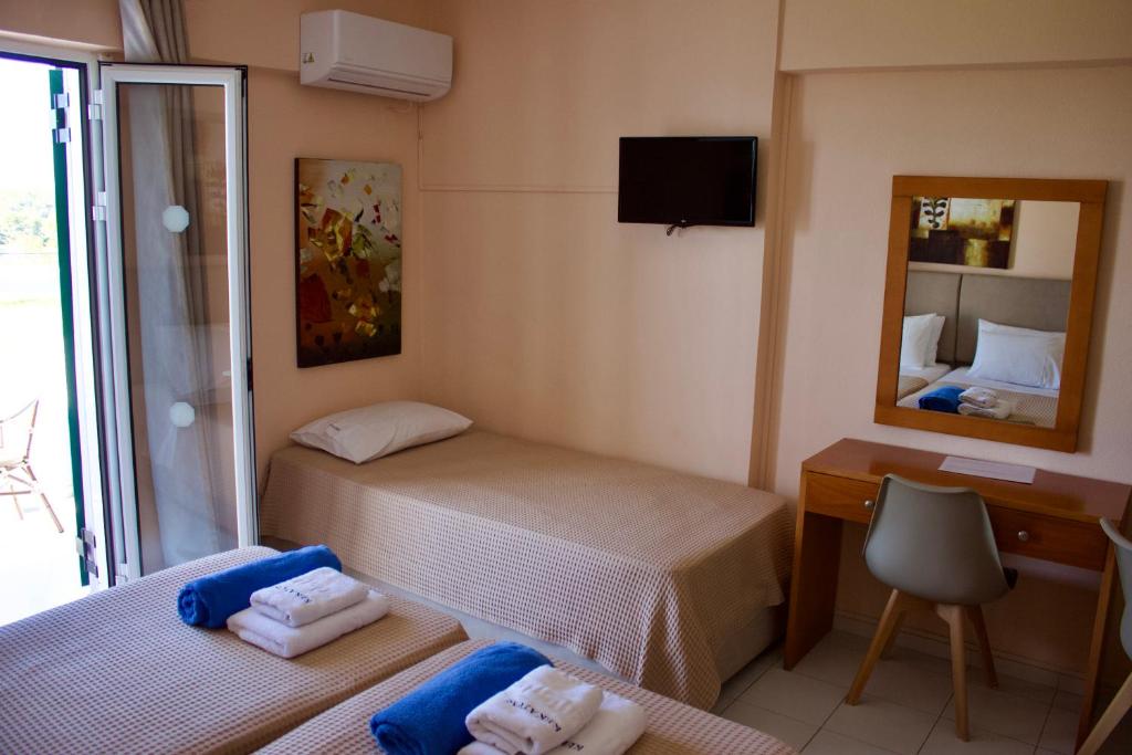 Kekatos Studios — Hotel rooms in Lassi, Ionian Islands