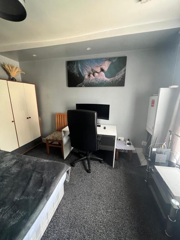 room near Luton center, Luton