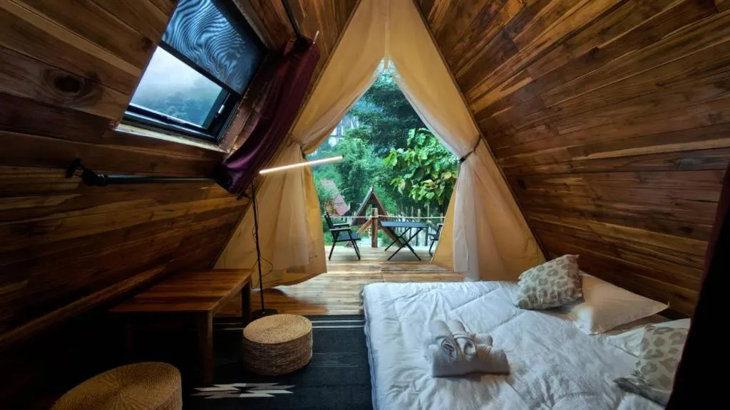 Mimosa Backpackers Hostel, hotel in Nongkhiaw