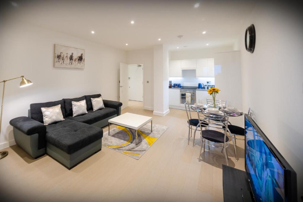 Cosy 1 Bed Apartment in Centre of St Albans - FREE Parking - 5 min walk to St Albans city centre & Railway station - Big Savings on Longer Stays!!, Saint Albans