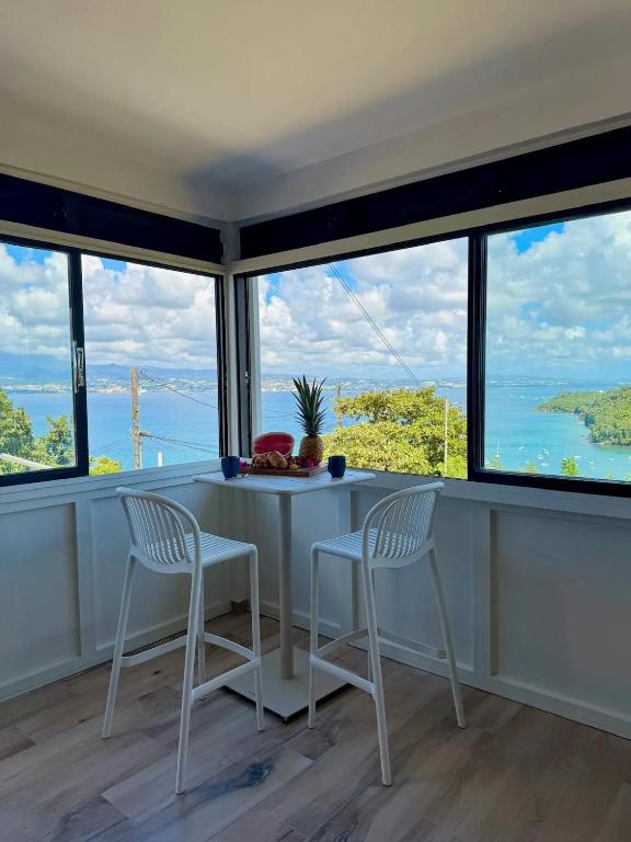Maison Charmante avec Vue Mer à Les Trois-Îlets, Les Trois-Îlets