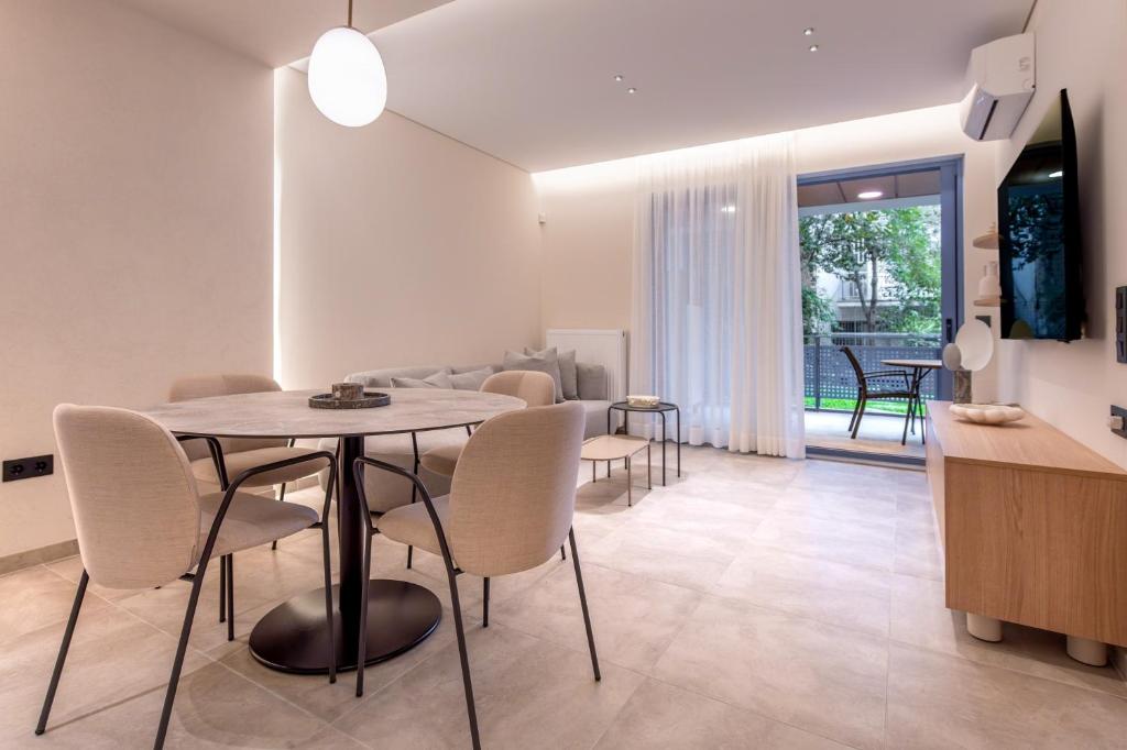 Phaedrus Living Athens Luxury Residences Ivory, Athen