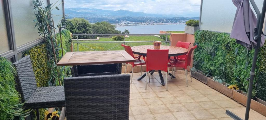 2 pièces vue panoramique sur mer et baie de Cannes - 4