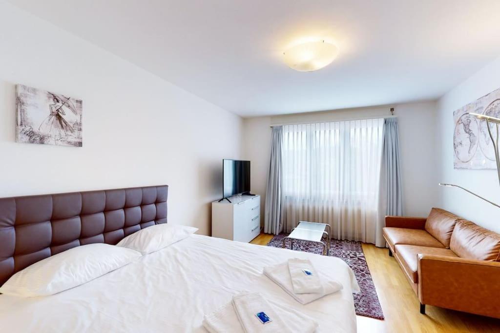 Very spacious studio in city center - Parkview 4, Curych