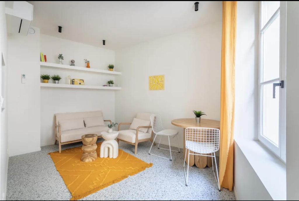 3CAPU1 - Cosy T2 refait à neuf, Marseille