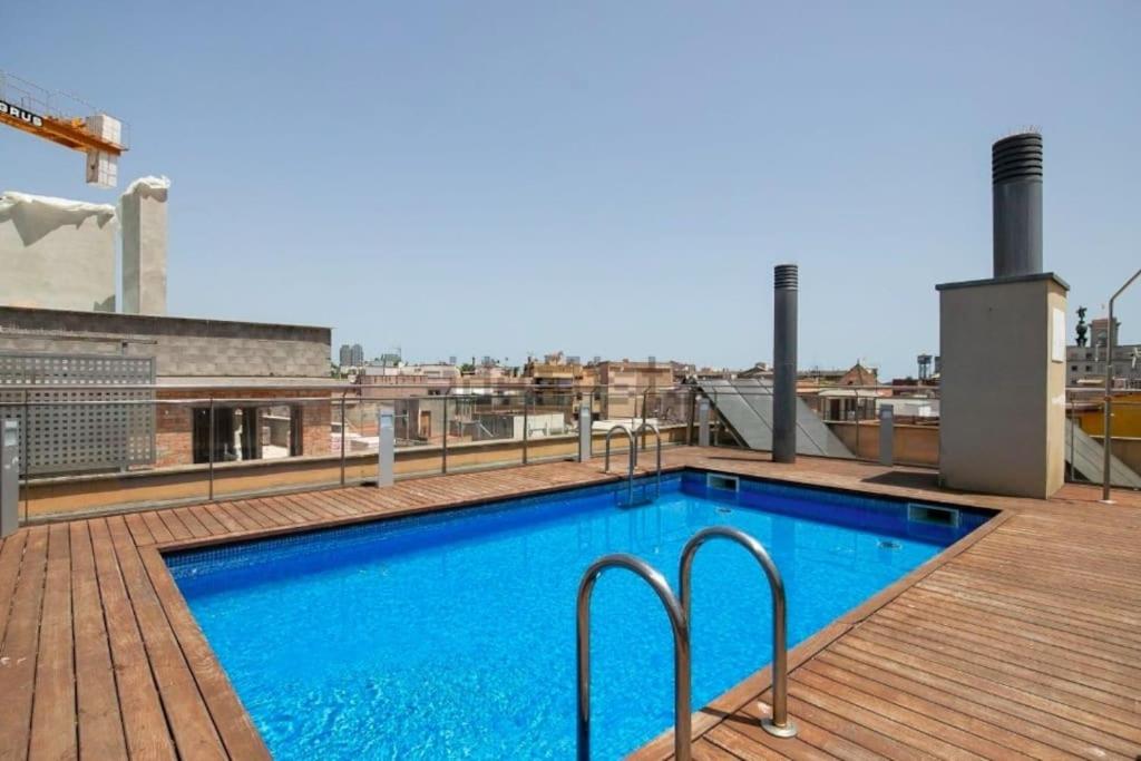 Near Ramblas apartment 3 room flat Min 32 days Parking optional, Barcelona