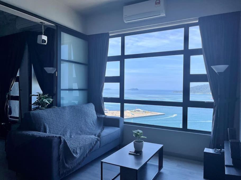 JQ Sea & Sunset view, 25th floor, Swimming Pool, byMGSabah, Kota Kinabalu