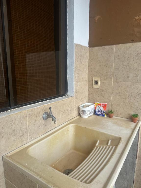 Departamento Amoblado en Barrio Los Laureles - 3