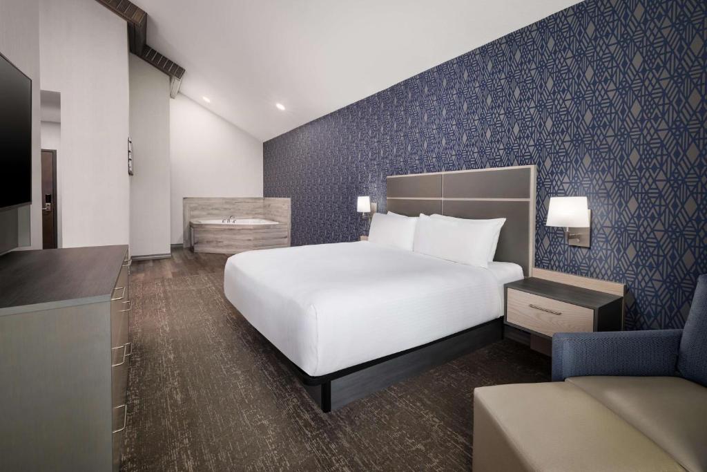 Bed, Best Western Plus Prince George in Prince George (BC)