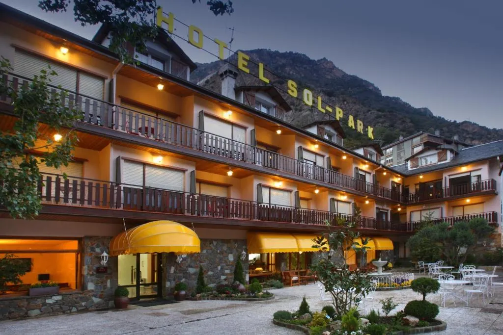 索尔公园酒店，位于圣胡利娅-德洛里亚的酒店