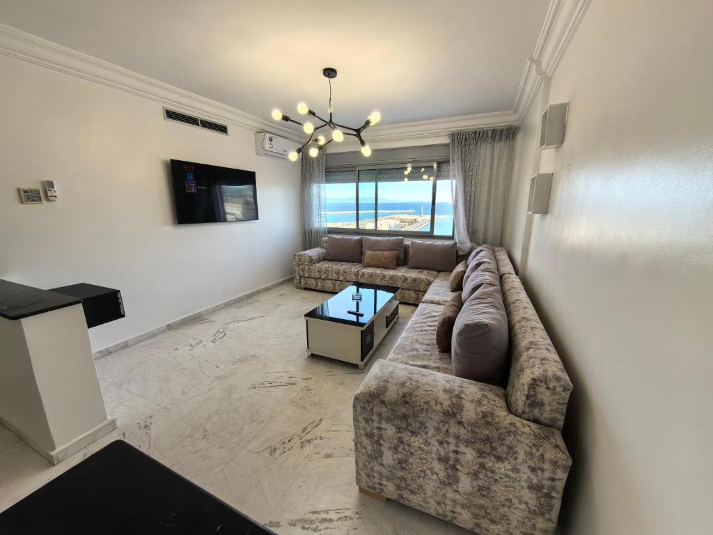 Shared lounge/TV area