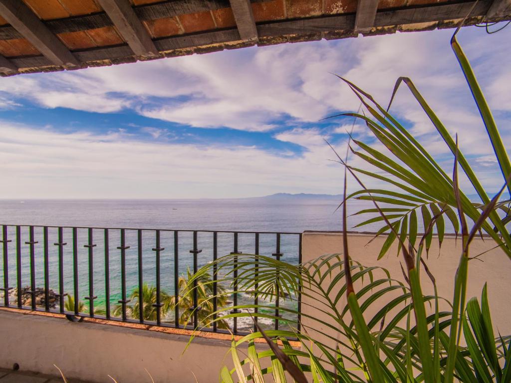 Sierra Del Mar -Beachfront Penthouse- - 4