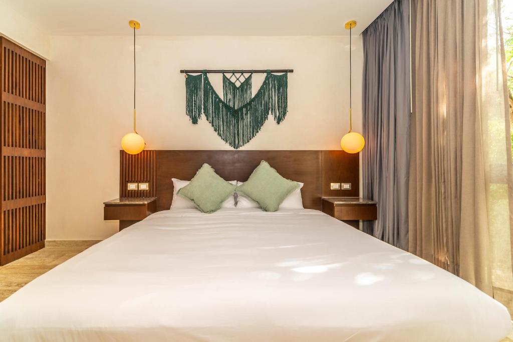 Lux 2BR with Rooftop Pool, Spa, Gym, Kids Playroom #229 - 2