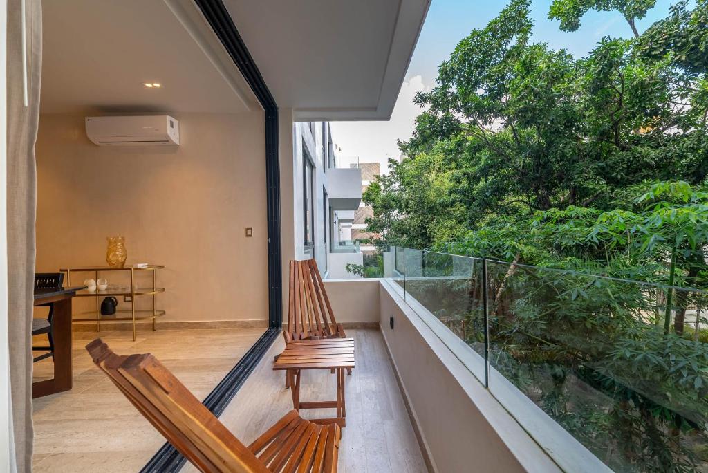 Lux 1BR with Rooftop Pool, Spa, Gym, Kids Playroom - 2