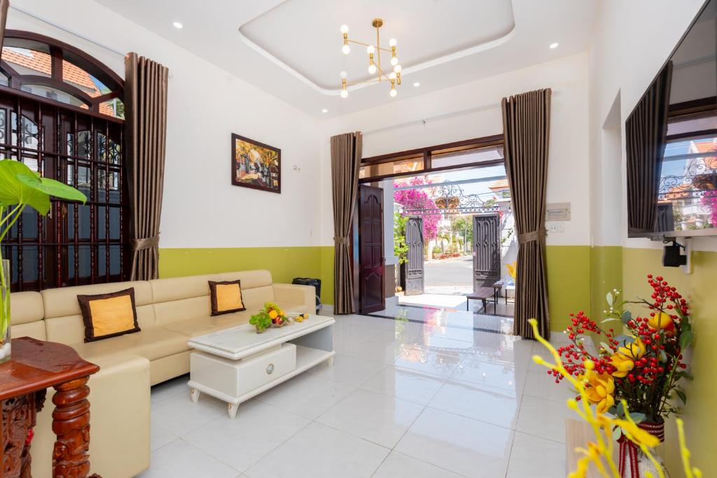 Villa Lạc Long Quân