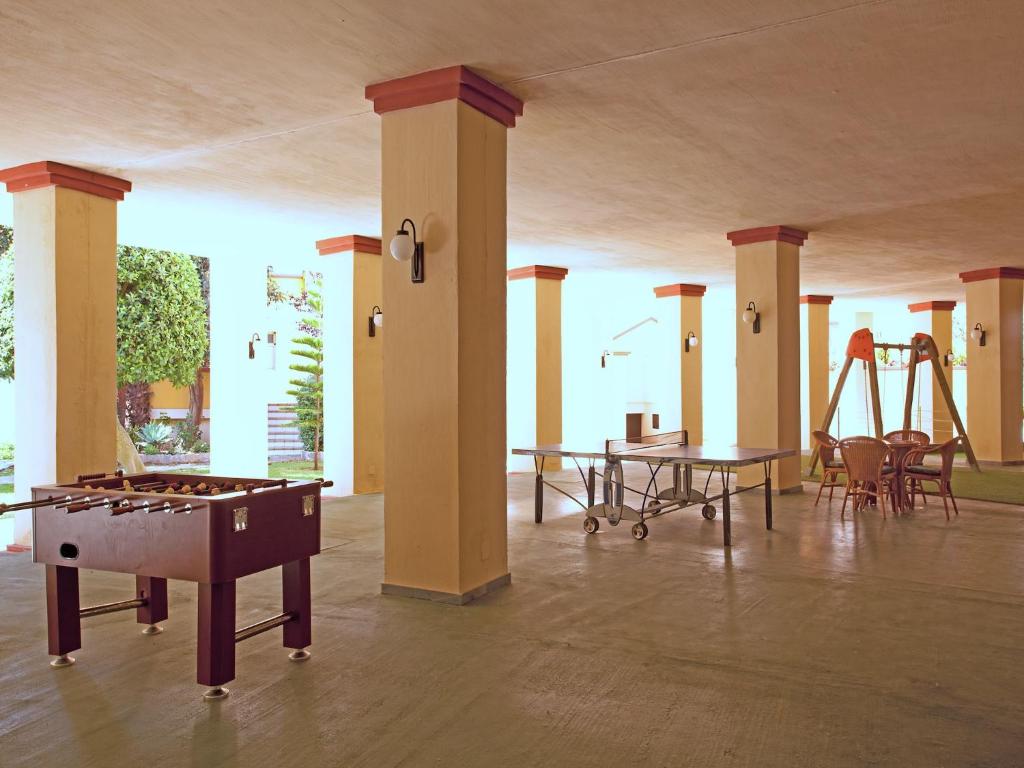 Studio in Marbella steps from sandy beach - 3
