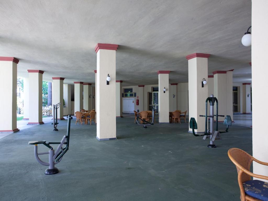 Studio in Marbella steps from sandy beach - 4