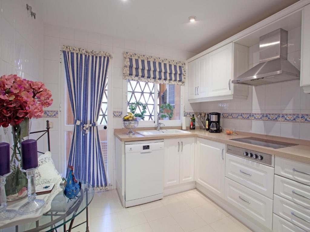Apartment in Marbella near Sandy Beach - 3