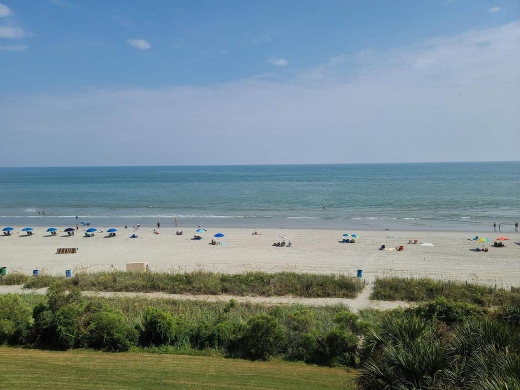 SC5 Oceanfront beautiful condo right on the beach, Myrtle Beach