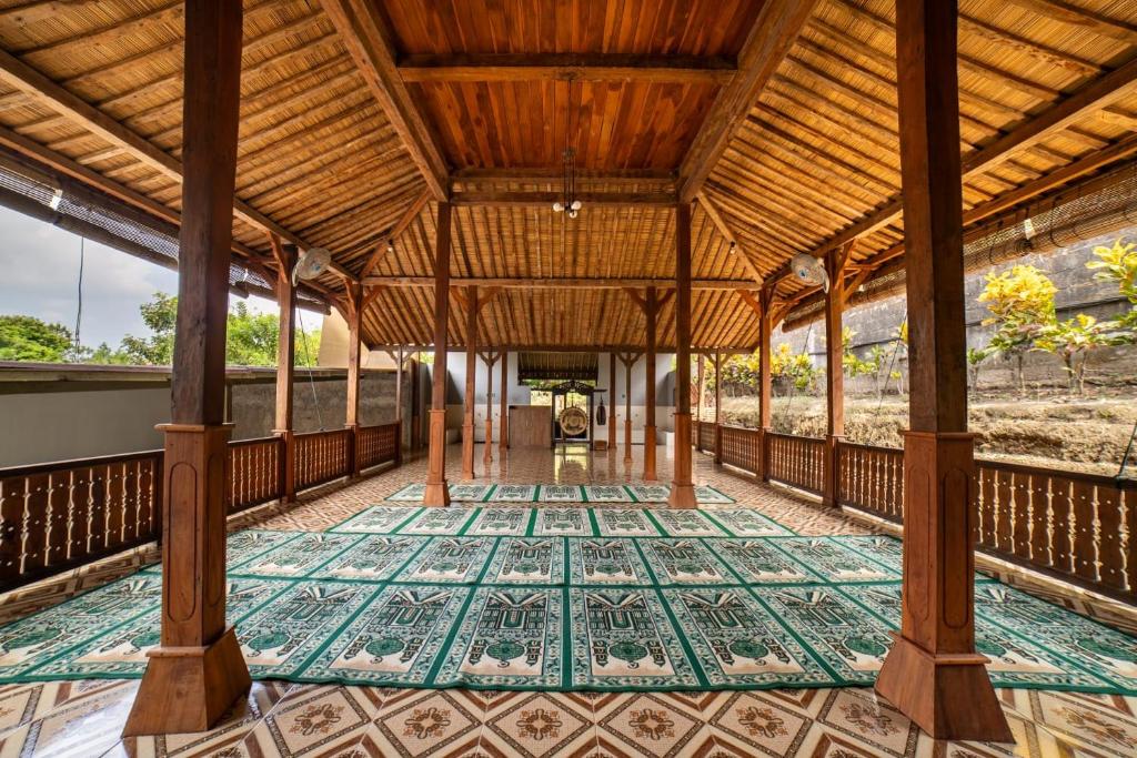 The Westlake Hotel &#038; Resort Yogyakarta