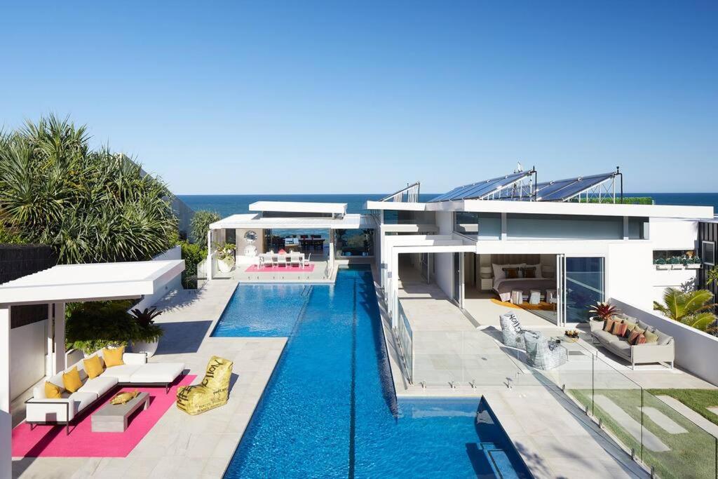 Beachfront Hideaway by Noosa Secret Destinations, Sunrise Beach