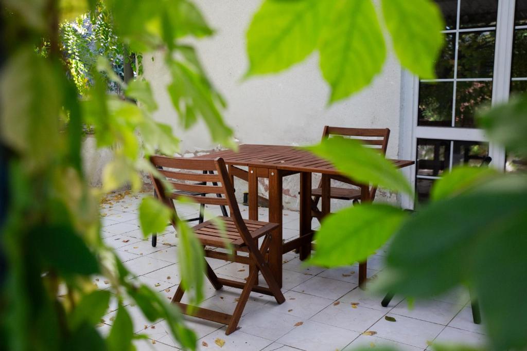 Green Terrace 10min from TERMAL BATH, コマーロム