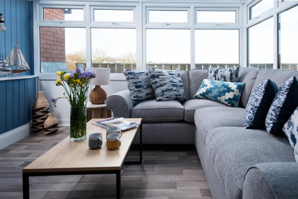 Harbour Heights by Coast & Country Stays, Seahouses