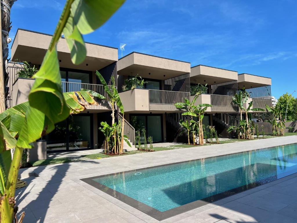 Sun Village Apartments - 1