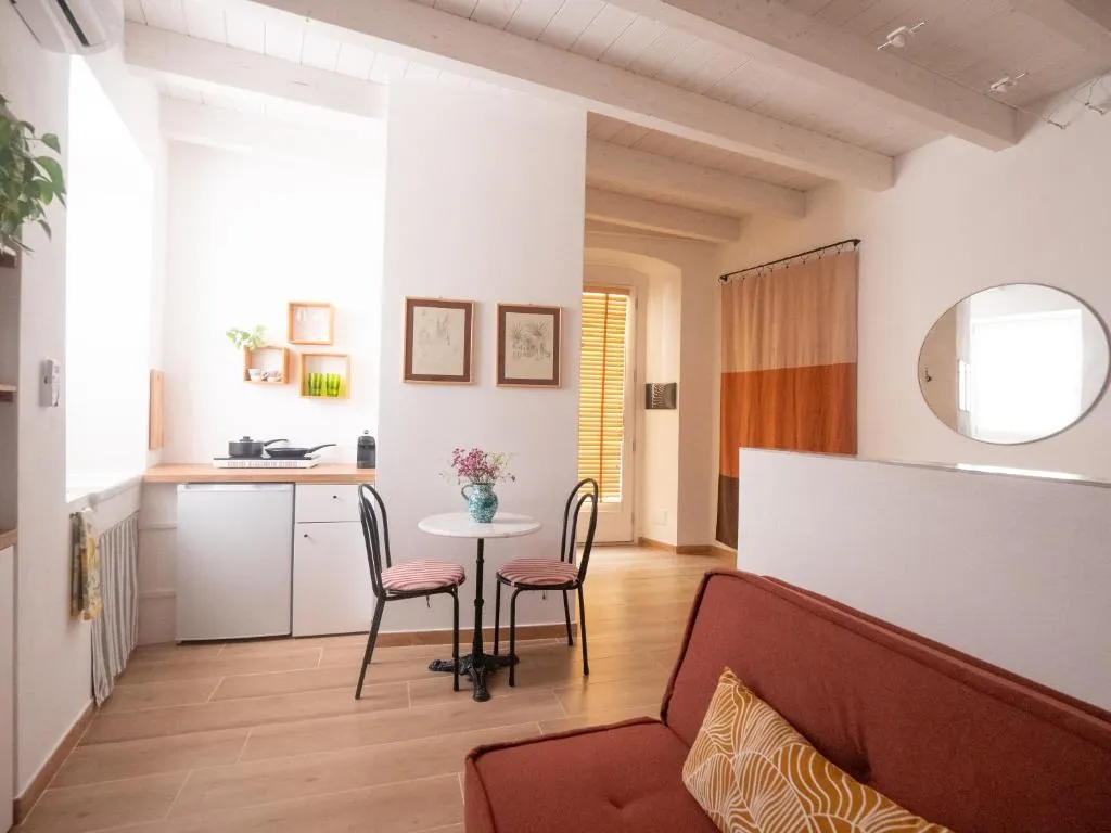 Casa Tina, hotel v destinaci Carloforte