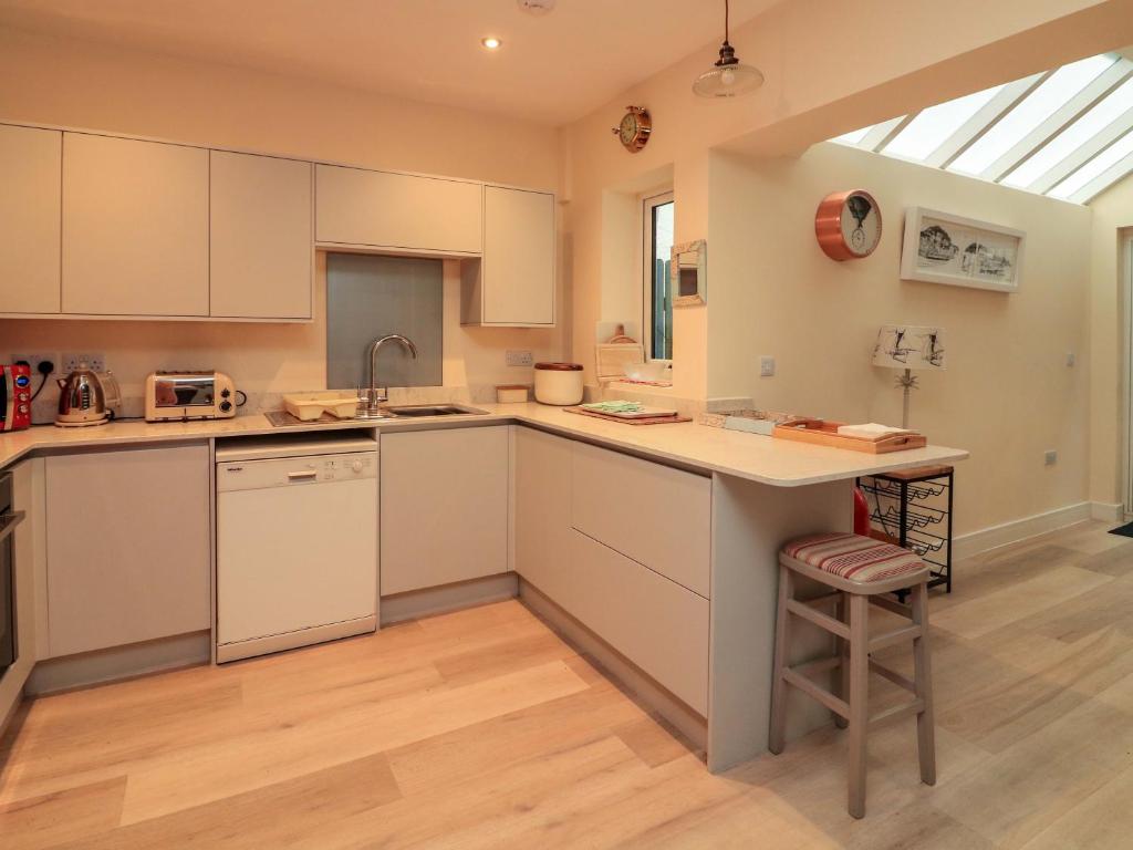 Full Deck, Dartmouth