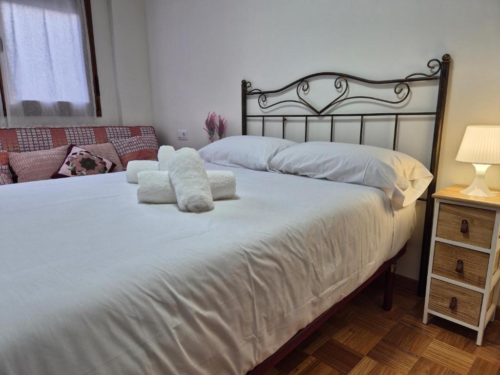 1A125 Cómodo apto con garaje, Gijón